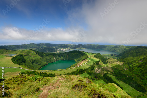Açores e as suas surpreendentes lagoas photo