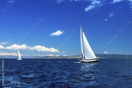 Sailing on luxury yachts in the waters of the Aegean Sea. © De Visu