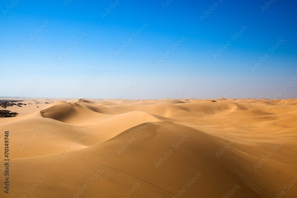 Sconfinato deserto della Namibia dall'alto