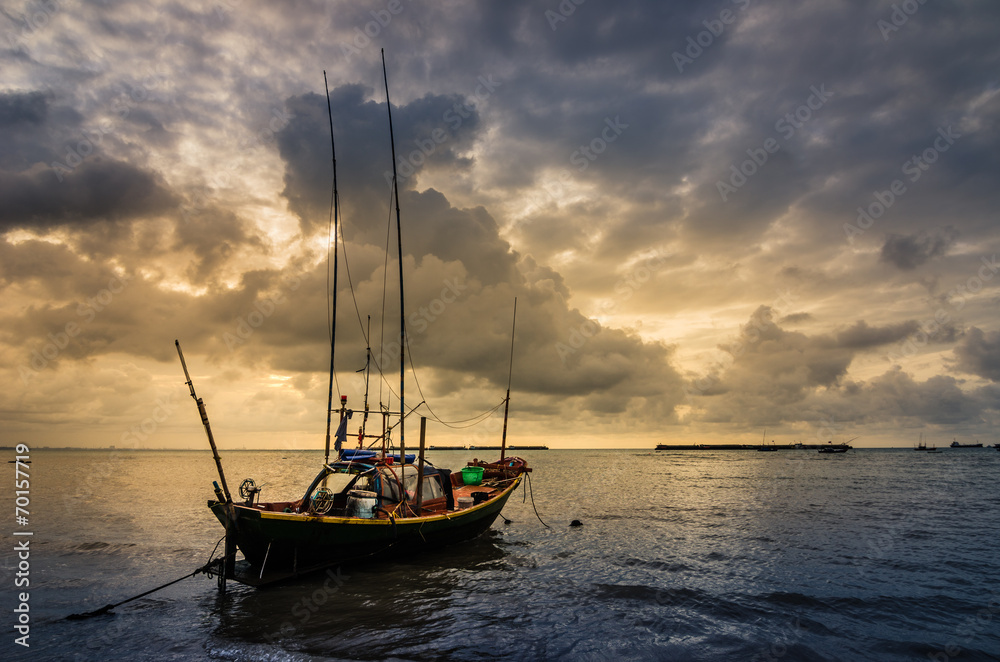 Fototapeta premium Fishing sea boat and Sunrise