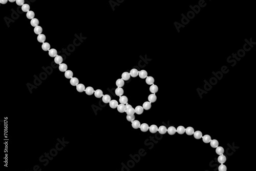Decorative thread of pearls