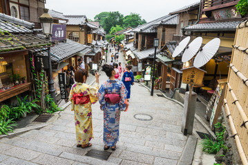Papier peint photo Kyoto Ruelle pavée de Ninenzaka à Kyoto  © oben901