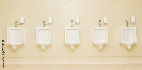 urinal man five clean toilets in public toilets.