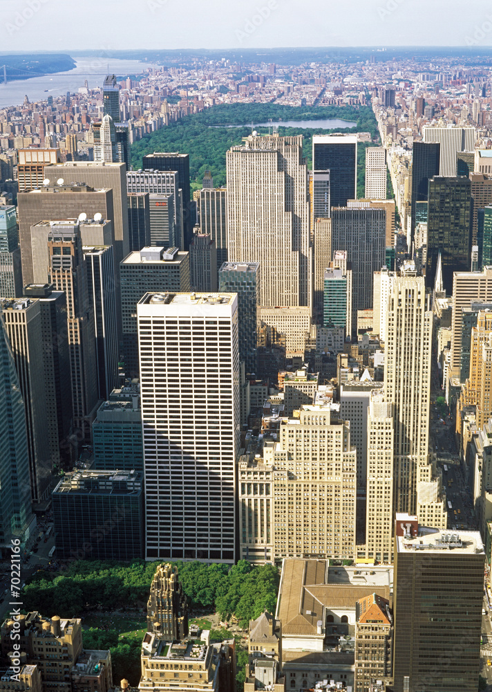Aerial view of NYC. - obrazy, fototapety, plakaty 