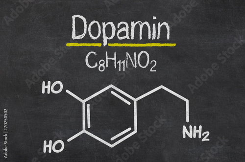 Schiefertafel mit der chemischen Formel von Dopamin
