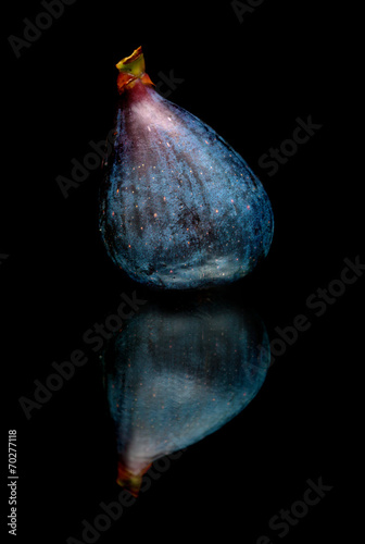 figs on black mirror