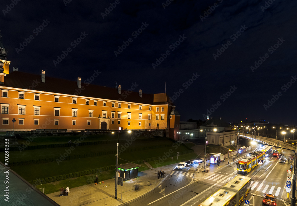 Warsaw traffic at night next to Royal Castle