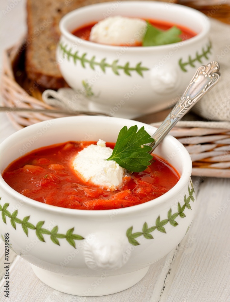 tomato soup with croutons tomato soup with croutons