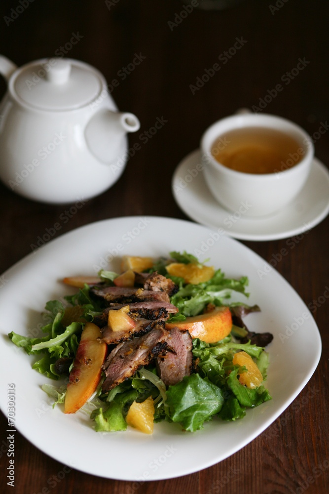 Salad with roasted duck breast and orange Salad with roasted duck breast and orange