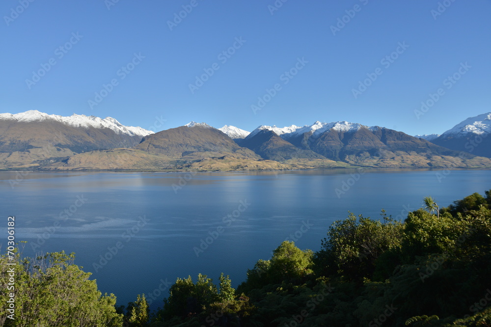 Lake Wanaka landscape
