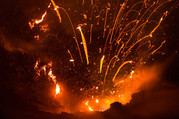 Fotobehang Vulkaan Yasur vulkaanuitbarsting op Vanuatu  © Fredy Thürig