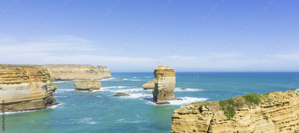 Twelve Apostles, Great Ocean Road along Victoria Coast, Australi