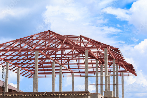 Obraz na płótnie Roof steel install for new house w salonie