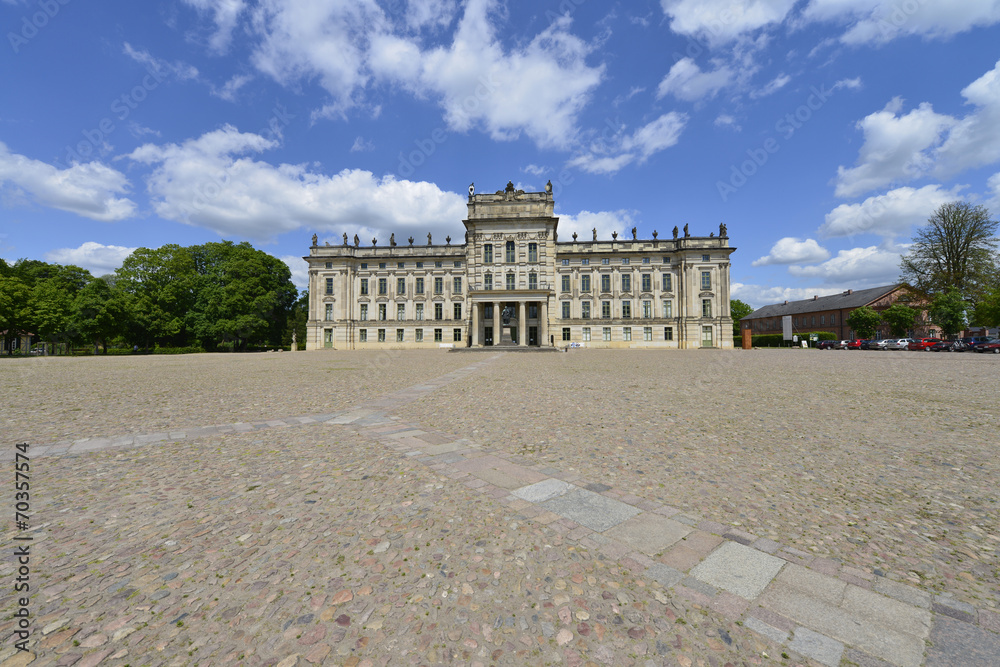 Fototapeta premium Schloss Ludwigslust, Stadtfassade, Mecklenburg-Vorpommern