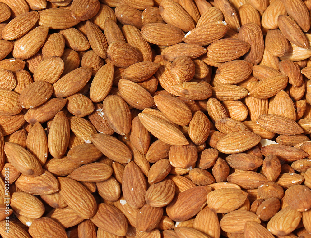 Raw almonds Raw almonds