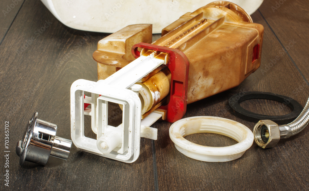 Obraz premium Broken toilet flushing mechanism