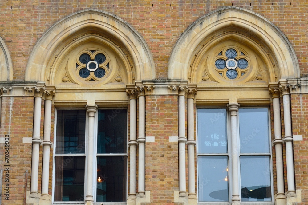 Obraz premium Arched victorian brick windows