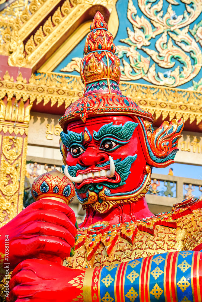 Fototapeta premium Red Giant statue