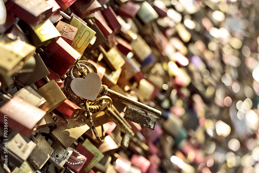 heart padlock