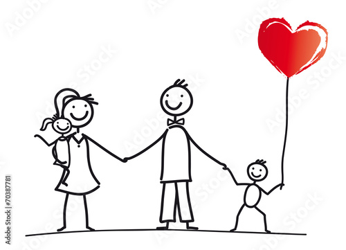 Junge Familie mit Herz, glückliche Eltern mit Kindern, Geschwister, Elternschaft, Verantwortung bei der Erziehung der Kinder, Muttertag, Bildung und Gesellschaft, Integration
