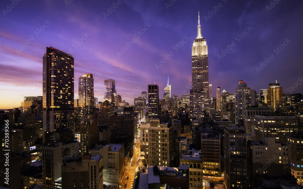 Naklejka premium Manhattan skyline at sunset, New York