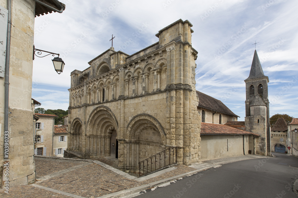 Fototapeta premium Eglise St Jacques - Aubeterre sur Dronne
