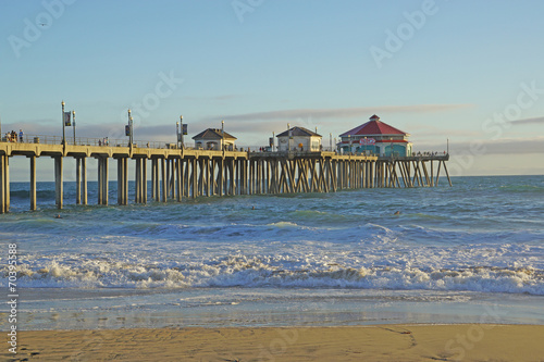 Fototapeta Naklejka Na Ścianę i Meble -  Huntington Beach Pier at Sunset