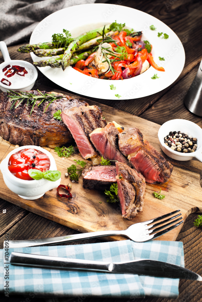 saftiges steak fleisch saftiges steak fleisch