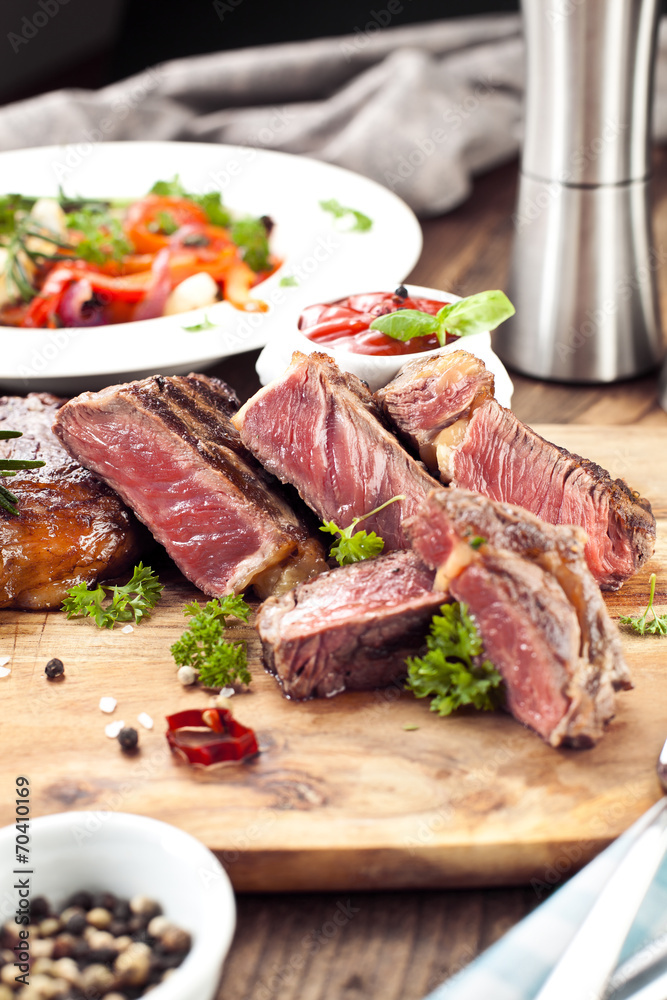 saftiges steak fleisch saftiges steak fleisch