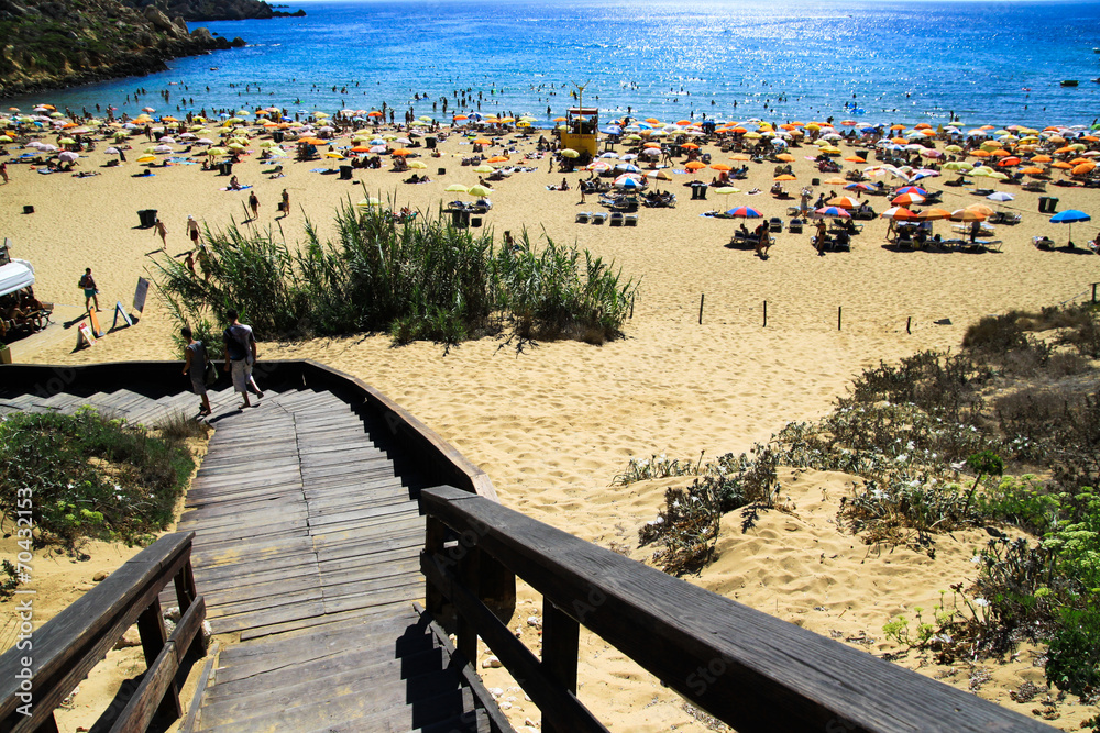 Fototapeta premium woody starway on malta's beach