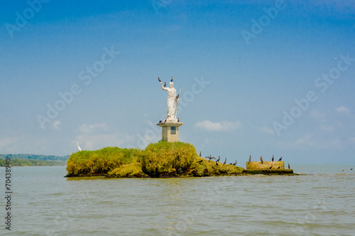 statue guatemala livingston