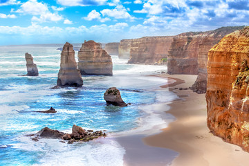 Fotobehang Australië Twelve Apostles langs Great Ocean Road  © thakala