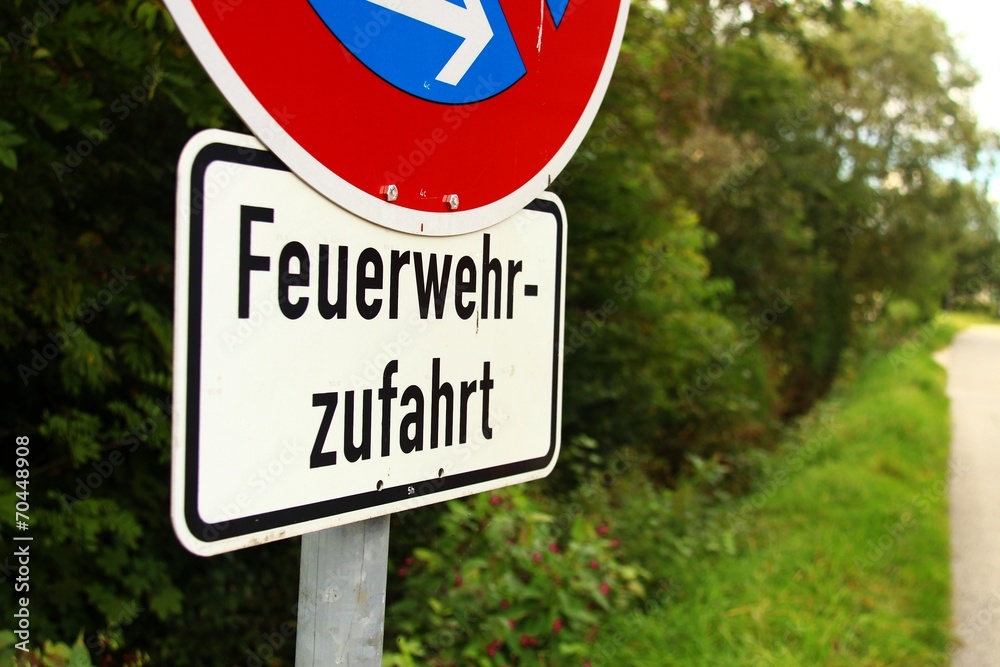 verkehrszeichen feuerwehrzufahrt I verkehrszeichen feuerwehrzufahrt I