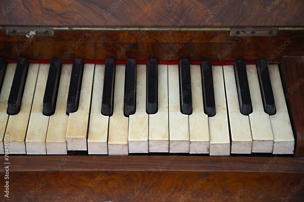 Old Piano Old Piano
