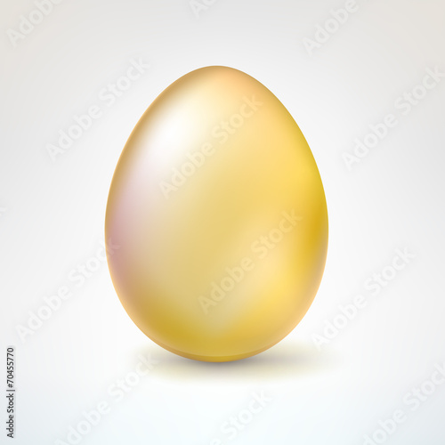 Golden egg, isolated on white background