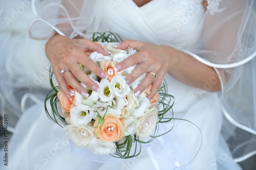 Mani di sposa photo