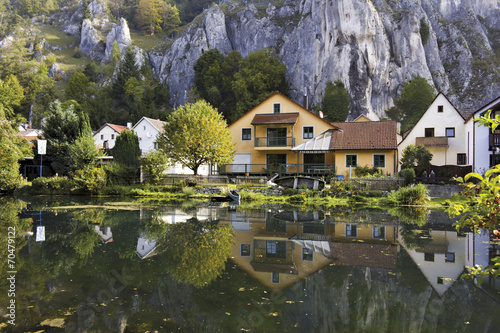 Häuser am Fluss photo
