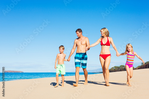Happy Family at the Beach © EpicStockMedia
