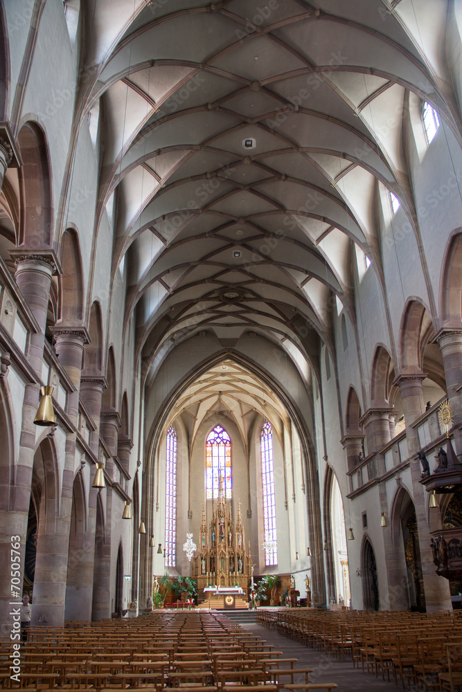 Nef de l'église saint Georges à Molsheim, Bas Rhin, Alsace