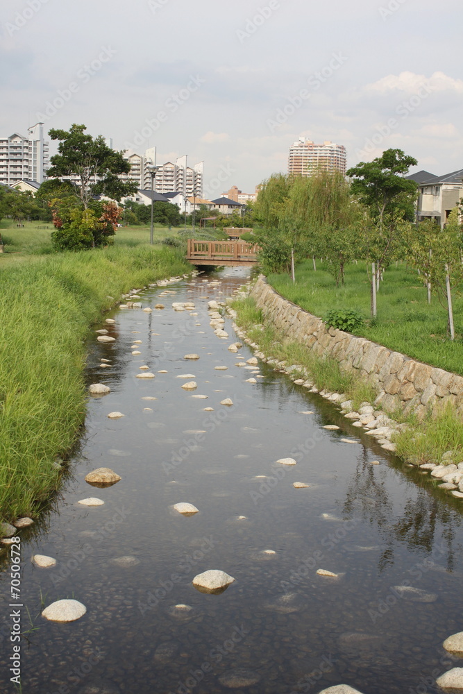 小川