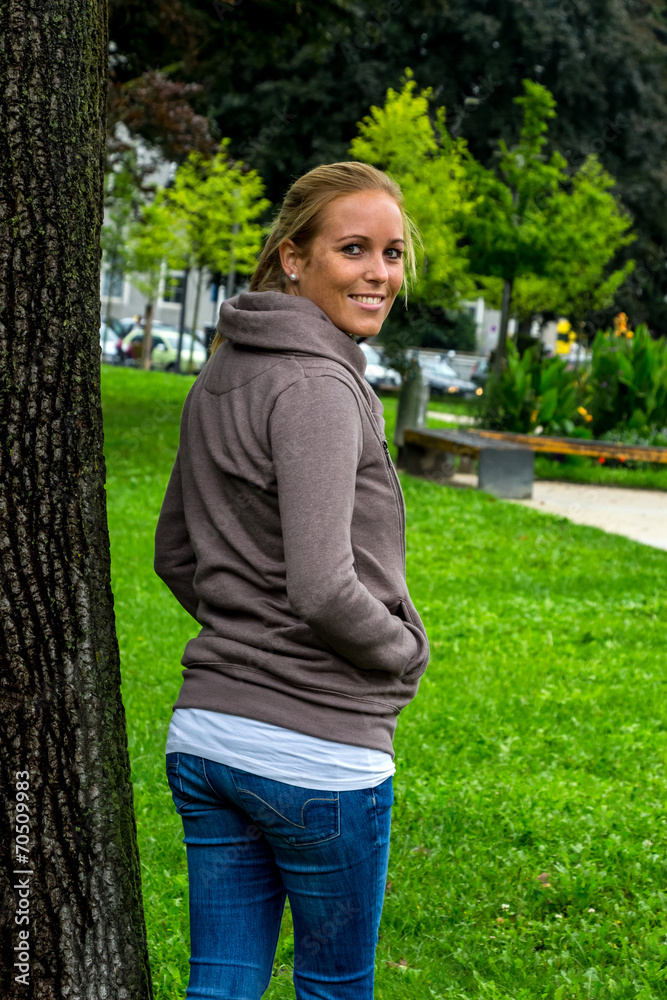 Fototapeta premium Junge Frau