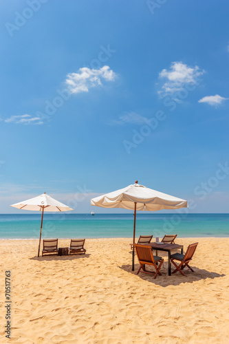 Fototapeta Naklejka Na Ścianę i Meble -  umbrella on a tropical beach