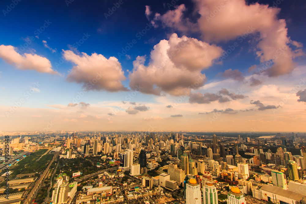 Obraz premium Bangkok cityscape with the business town below, Thailand