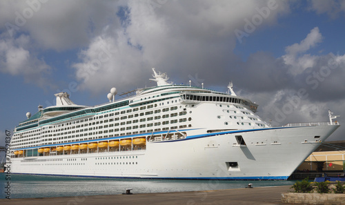 White cruise liner in port © photobeginner
