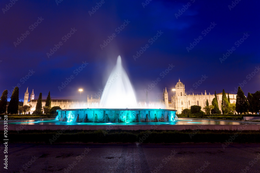 Monastery of the Hieronymites and fountain at night