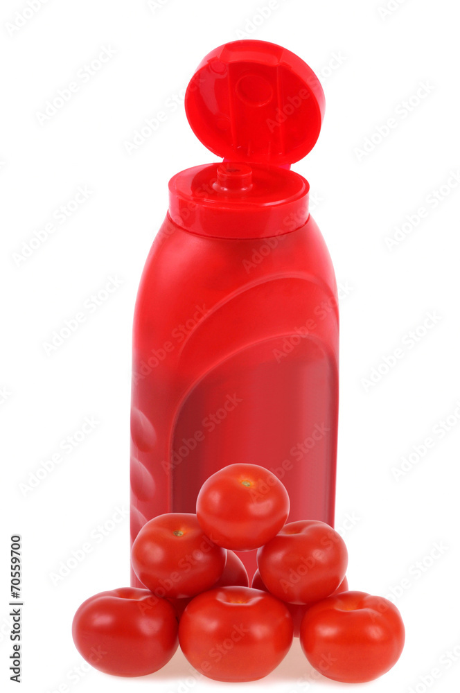 Tomates et bouteille de ketchup