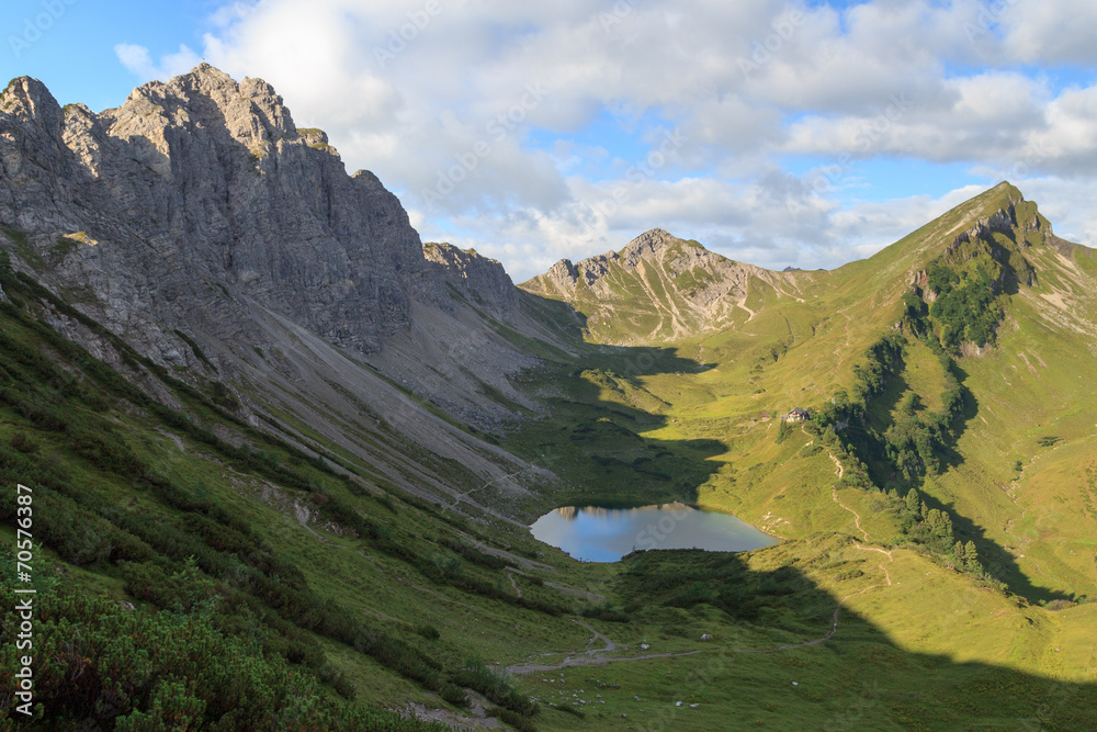 Fototapeta premium Bergpanorama mit Lachenspitze und Landsberger Hütte