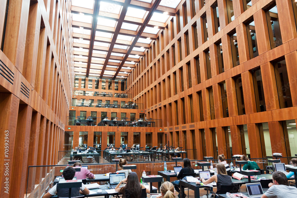 Obraz premium Biblioteka Uniwersytetu Humboldta w Berlinie, Niemcy