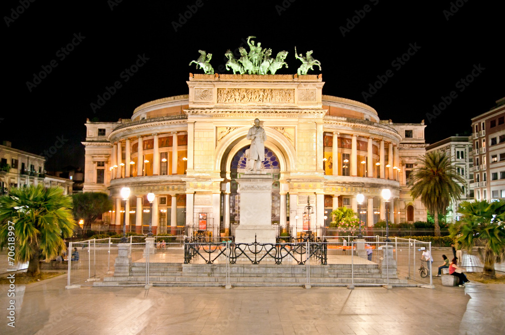 Naklejka premium Teatro Politeama at night in Palermo, Sicily. Italy.