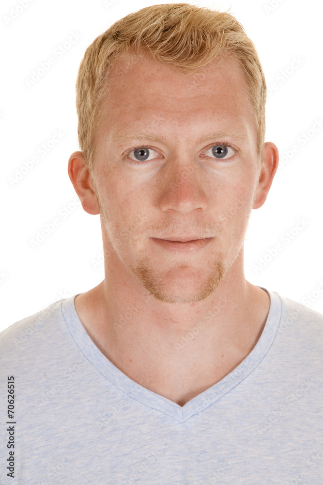 Fototapeta premium blond man light colored shirt head shot